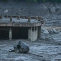 „Sve je pod blatom i muljem“: Spasioci tragaju za nestalima u bujičnim poplavama u Nepalu
