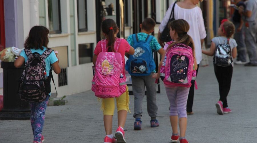 Počinje nova školska godina: U klupe seda 770.000 učenika