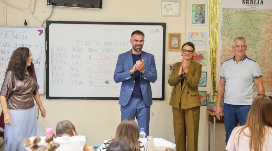 Gradonačelnik Novog Sada posetio prvake u OŠ “Desanka Maksimović” u Futogu