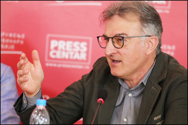 Trošimo vreme zabavljajući se time da li su mogli da izglasaju predsednika Saveta REM