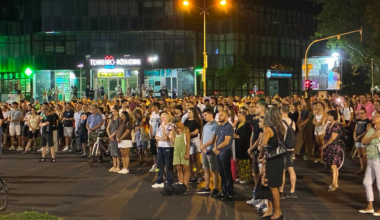 Pad nadstrešnice, 22 meseca kasnije: Komemorativne šetnje u Beogradu i Novom Sadu