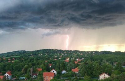 BALKAN NA UDARU SNAŽNOG NEVREMNA: Stižu jaki pljuskovi sa grmljavinom, u ovim delovima će biti najgore