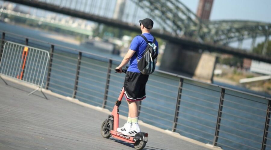 Stroža kontrola električnih trotineta i bicikala