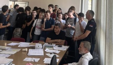 “Profesore ne damo”: Posle ulaska učenika u kancelariju direktora Jovine gimnazije, situacija trenutno mirnija
