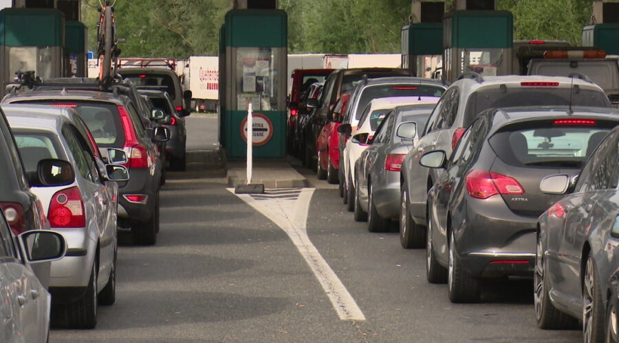 AMSS: Pojačan saobraćaj, na putničkim terminalima graničnih prelaza nema zadržavanja