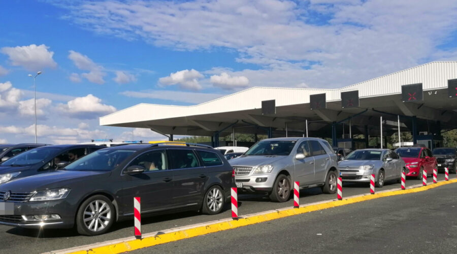 Teretnjaci na Batrovcima i Bezdanu čekaju četiri sata, automobili na Horgošu 20 minuta