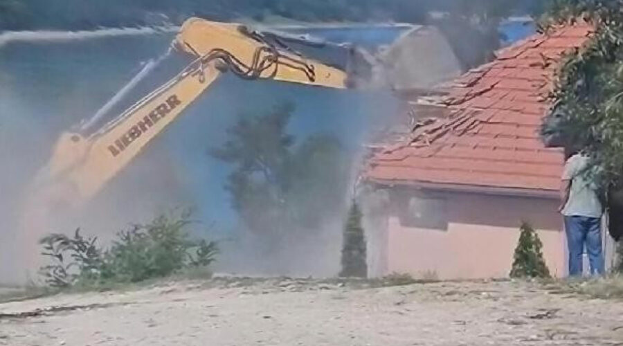 Prištinske vlasti nastavile rušenje objekata na jezeru Gazivode