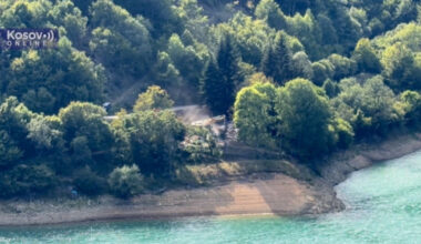 (Foto) Rušenje na Gazivodama i dalje traje, srušena porodična kuća