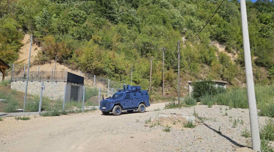 Gazivode: Bager ruši kuću porodice Đurić
