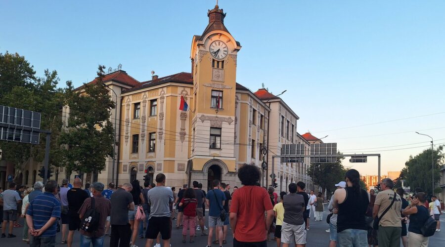 U Nišu danas može biti napeto: Vučić obilazi gradilišta, zaseda Glavni odbor SNS-a a studenti najavili protest