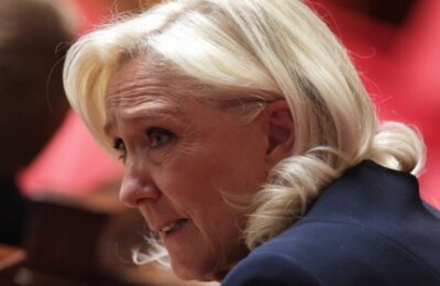 Marin le Pen osudila uništavanje imovine u školama u Francuskoj