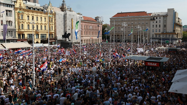Desetine hiljada ljudi na protestu u Zagrebu zbog otpada u Lici — sedam zahteva upućeno hrvatskoj vladi