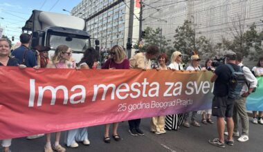 Beograd Prajd „Ima mesta za sve nas“: Završena šetnja, počeo muzički program u parku Manjež (FOTO)