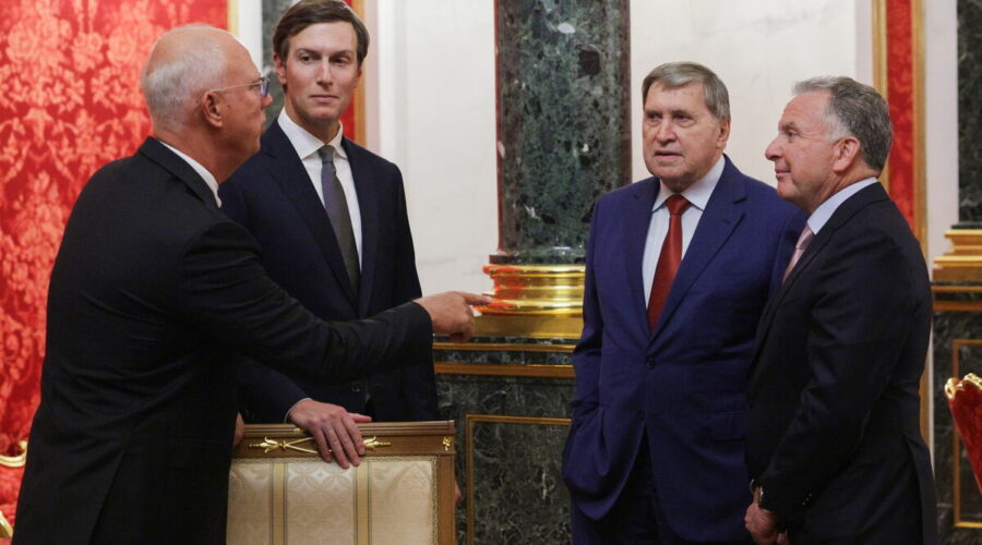 “Istaknuti stvarni uspesi ruske vojske u napredovanju”! Ušakov: Putin i izaslanici SAD razgovarali o mogućim rešenjima za okončanje rata u Ukrajini