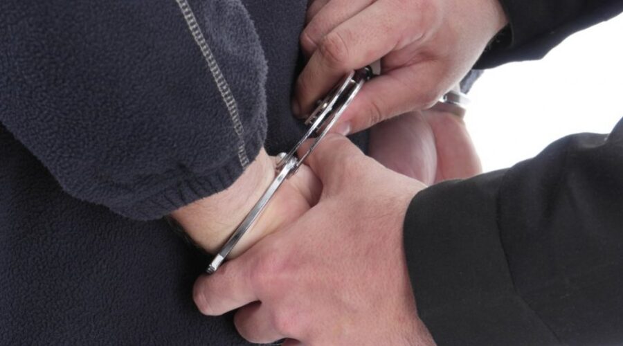 SILOVAO DEČAKA OD 14 GODINA, PA PROGONIO DEVOJKU U PORTSMUTU: Policija odmah reagovala