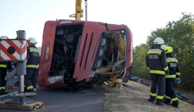 Na Zelenortskim ostrvima autobus pun đaka pao sa visine, najmanje 25 osoba poginulo