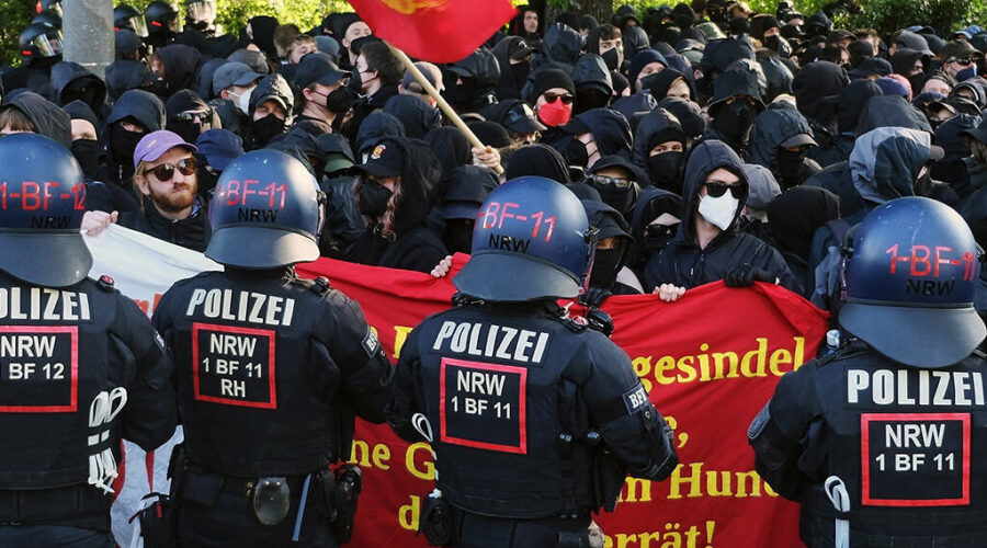 Nemački biskup strahuje od pobede AfD: “Ljudi se lako zavedu i to me plaši, bez reči sam kada vidim kako se umanjuje opasnost koja preti od AfD-a” (foto)