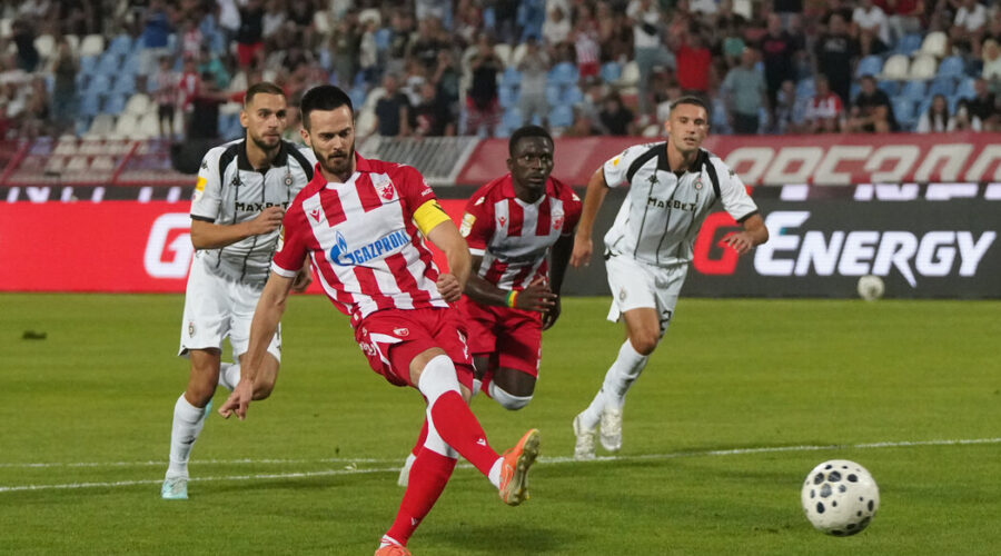 Fudbaleri Crvene zvezde posle preokreta pobedili Partizan u 180. večitom derbiju