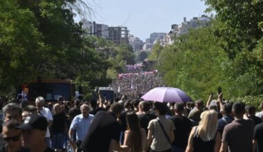SVI SRBI ISPRAĆAJU GENERALA: Pogledajte fotografije
