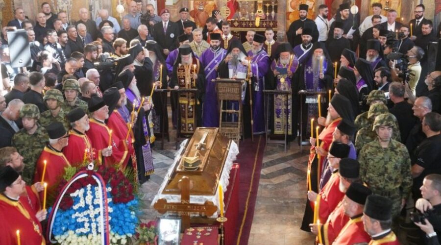 Više od 150.000 ljudi ispratilo generala Ratka Mladića na večni počinak