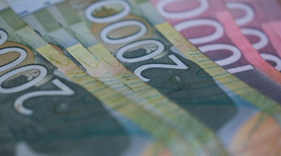 Ministar finansija: Više od pola miliona prijava za pomoć od 6.000 dinara