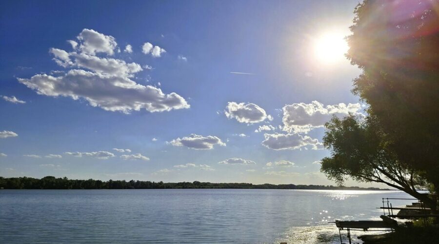 U Srbiji sunčano, temperatura do 36 stepeni, posle podne lokalni razvoj oblačnost