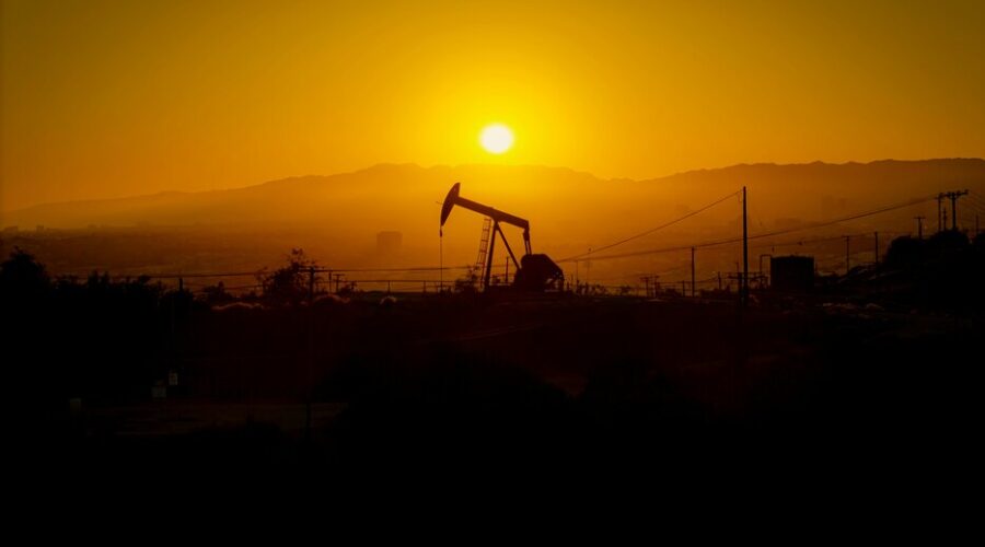 Američka Uprava za energetske informacije podigla prognoze cena nafte zbog pada svetskih zaliha