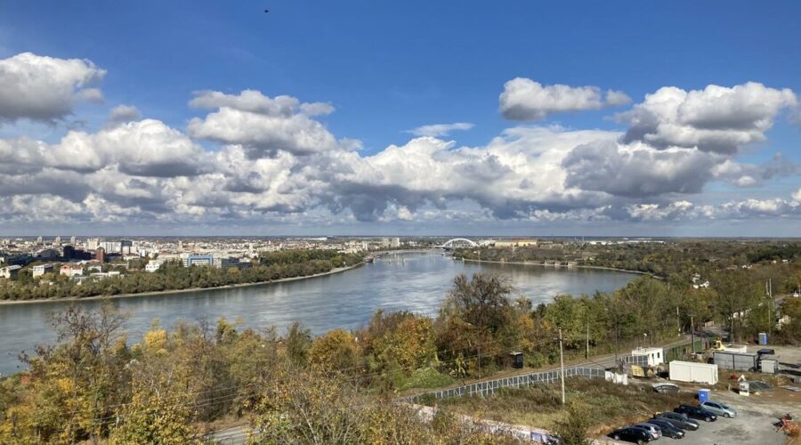 Veoma toplo na jugu i istoku Srbije, od subote pad temperature, u Vojvodini moguća slaba i kratkotrajna kiša