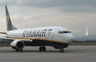 Rajaner će osporiti tvrdnju putnika da je isisan iz prozora aviona koji je u letu izbijen