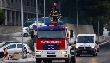 Opština: Požar na Braču širi se prema Ložišćima, sve vatrogasne snage na terenu
