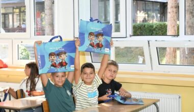 Podeljeno 540.000 kompleta školskog pribora