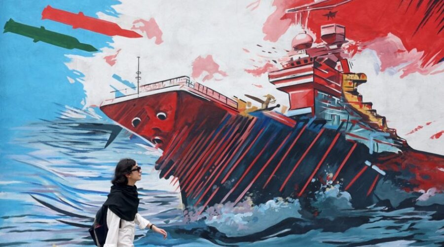 Pogođen iranski brod u Ormuzu