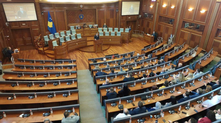 Opozicione albanske stranke osporavaju ustavnost vlade privremenih institucija u Prištini