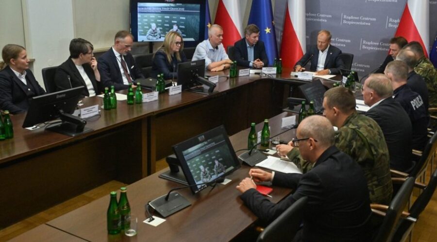 Bivši šef CIA bio na ukrajinskoj železničkoj stanici kada je ruski dron pogodio voz, hitna sednica u Poljskoj: Ciljani napad?