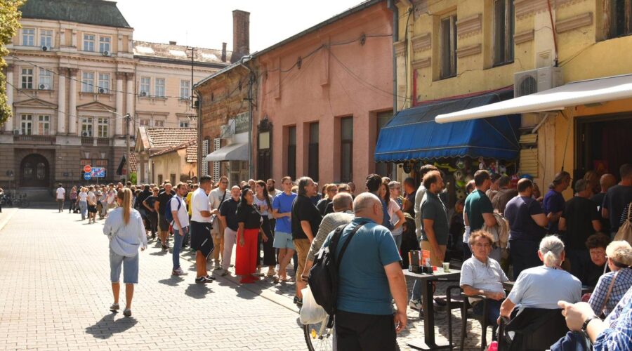 Studenti u blokadi danas predaju potpise RIK-u