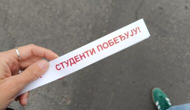 Studenti predaju potpise za „Studentsku listu – Studenti pobeđuju“: Pozvali građane da zajedno krenu do RIK-a