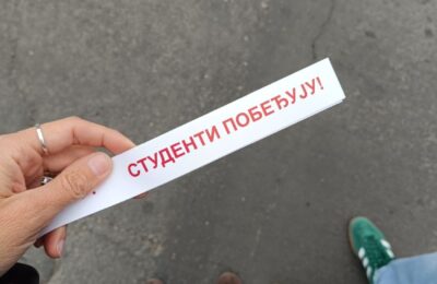 Studenti predaju potpise za „Studentsku listu – Studenti pobeđuju“: Pozvali građane da zajedno krenu do RIK-a