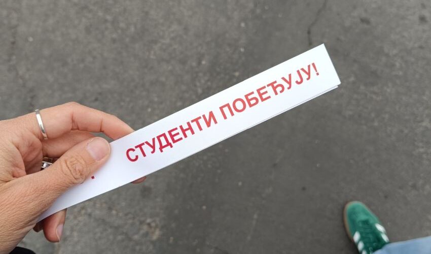 Studenti predaju potpise za „Studentsku listu – Studenti pobeđuju“: Pozvali građane da zajedno krenu do RIK-a