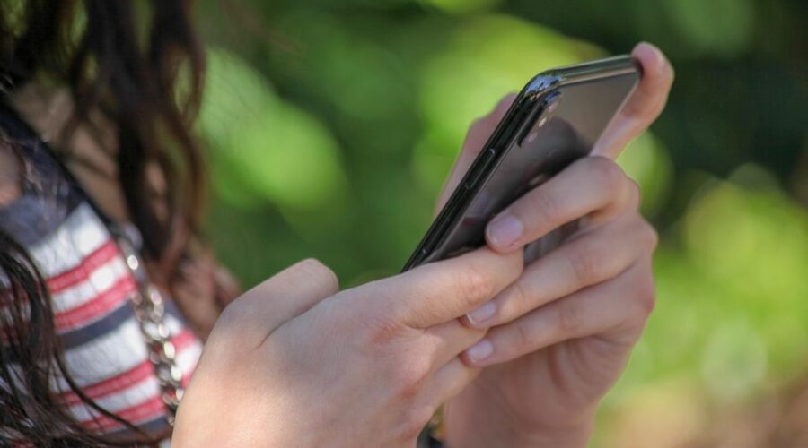 Francuska podnosi Evropskoj komisiji novu verziju predloga zabrane društvenih mreža