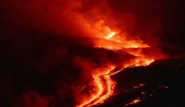 Obustavljeni letovi na aerodromu u Kataniji zbog erupcije vulkana Etna