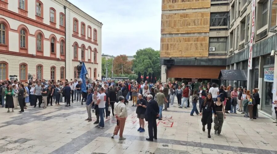 “Vlast gazi odluke univerziteta i sudstva”: Skup podrške dekanu Sinaniju i pomoć profesorima Filozofskog fakulteta u Nišu