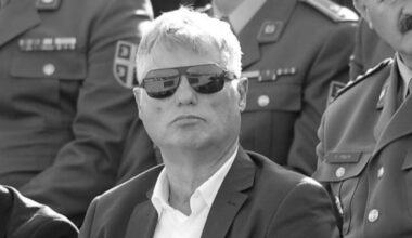 Otac mu je bio oficir Jugoslovenske kraljevske vojske