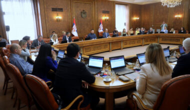 Vlada Srbije: Zahtev za prelet aviona poslali smo 11. septembra, tvrdnje Konakovića zlonamerne