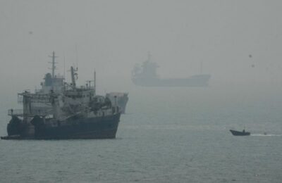 TANKER POGOĐEN SA VIŠE RAKETNIH PROJEKTILA BLIZU KATARA: Hitno se oglasio UKMTO