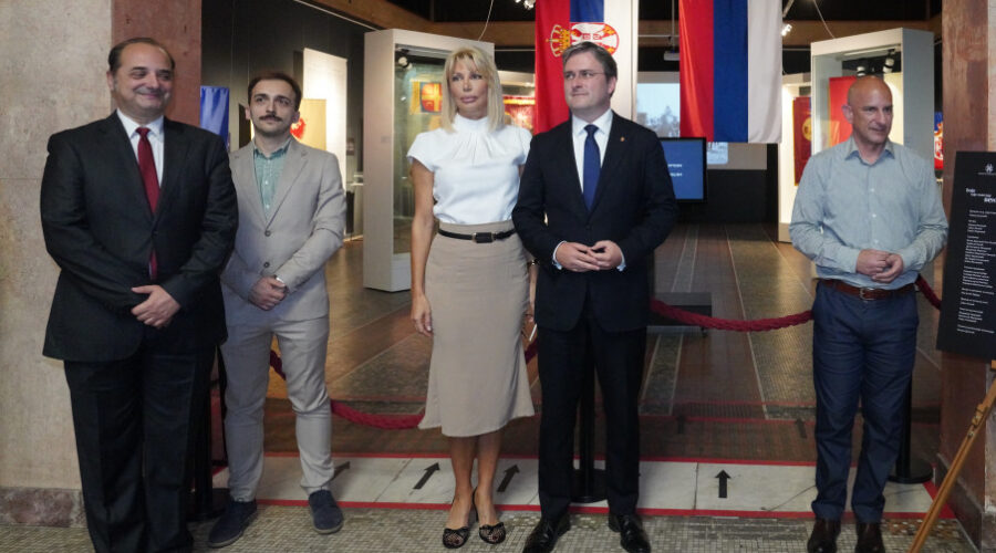 Otvorena izložba posvećena srpskoj zastavi u Srpskom istorijskom muzeju