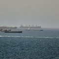 Drama u Ormuskom moreuzu: Nestala dva mornara posle napada na tanker, 23 spasena