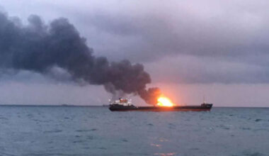 Dvojica mornara nestala nakon napada na tanker u Ormuzu
