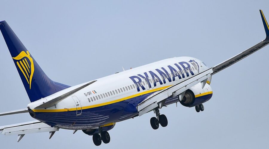 Istraga otkrila nove detalje incidenta Boeinga 737 kada je Srbin umalo izvučen kroz prozor