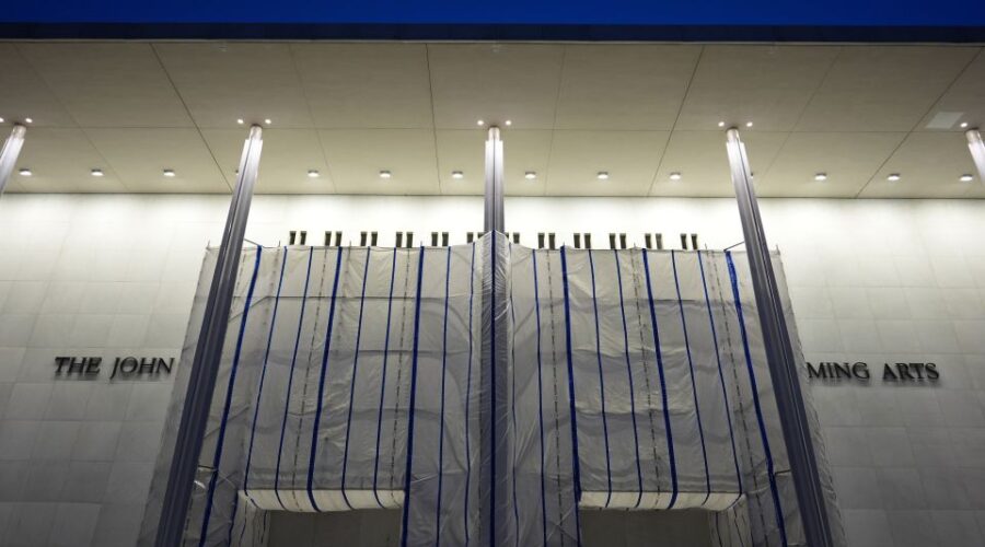 Sud sprečio da se u naziv Kenedi centra doda Trampovo ime, on preti povlačenjem novca