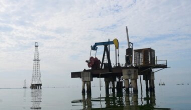 Cene nafte i gasa nastavljaju da rastu, evropske i američke berze u blagom padu
